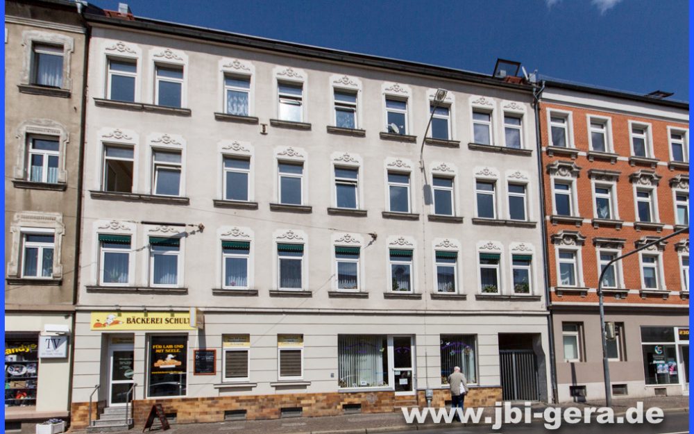 Sehr schöne 3 Raumwohnung mit großem Bad und Küche