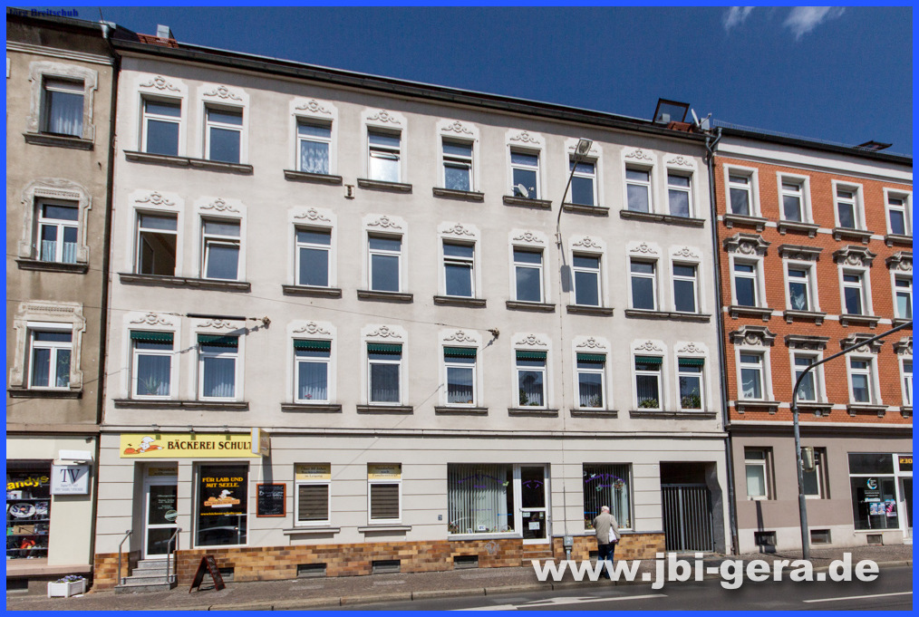 Sehr schöne 3 Raumwohnung mit großem Bad und Küche