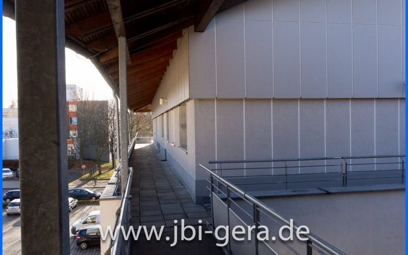 Zugängen  zu den Wohneinheiten