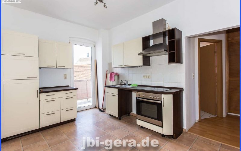 1 OG li  Wohnküche mit Einbauküche