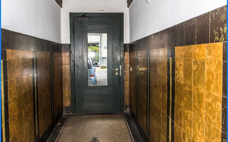 Treppenhaus Eingang Haus 38
