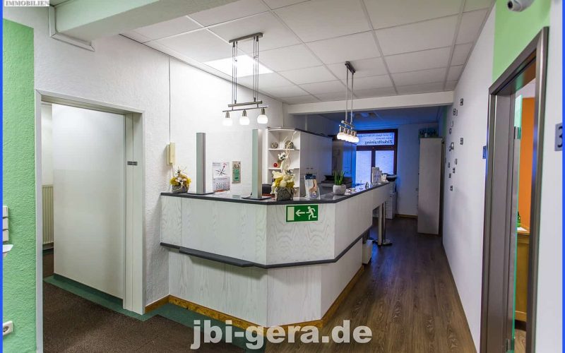 Vorderhaus Praxis Empfang