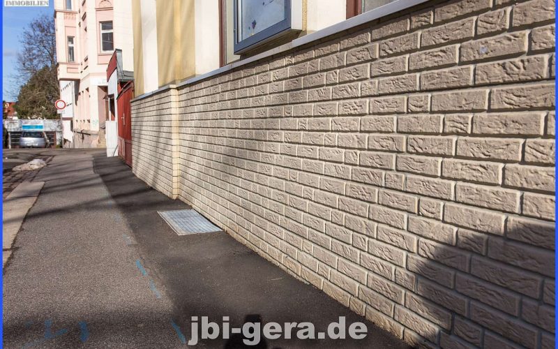 Sockel Hinterhaus