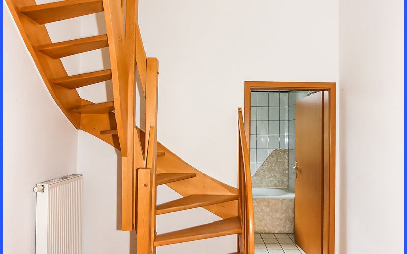 Treppe ins 1OG