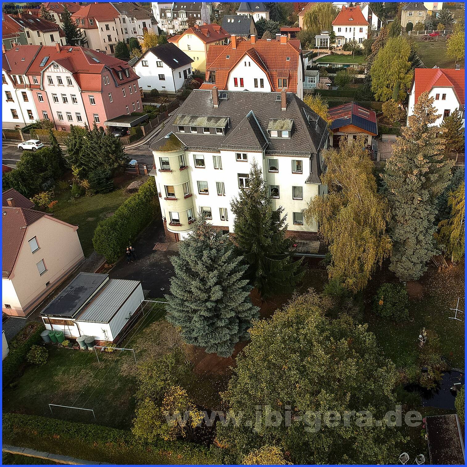 Freistehendes Mehrfamilienhaus in guter Wohnlage.