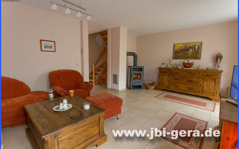 Wohnzimmer mit Kamin