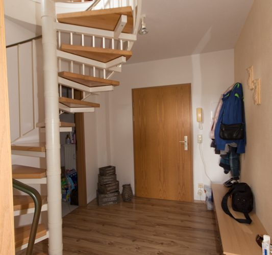 Eingangsbereich mit Wendeltreppe