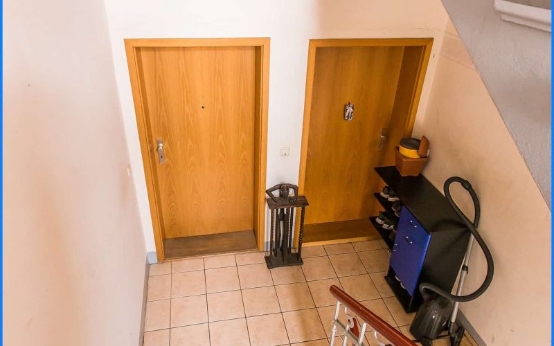 Wohnungseingänge 1OG