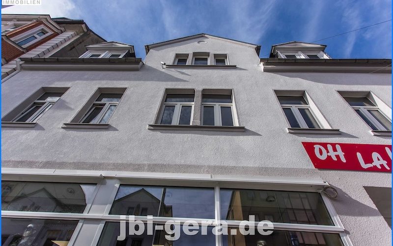 1425 Außenfoto_Modeladen Fassade