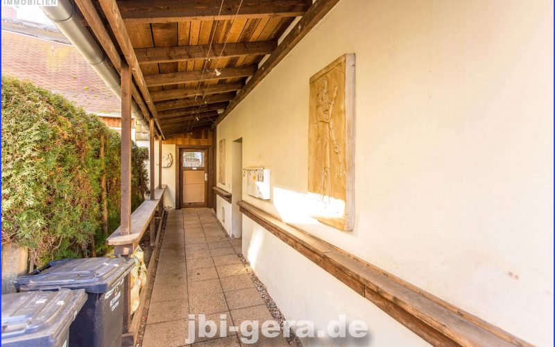 Eingang Haupthaus (re) und Hinterhaus (WE 01 mitte)