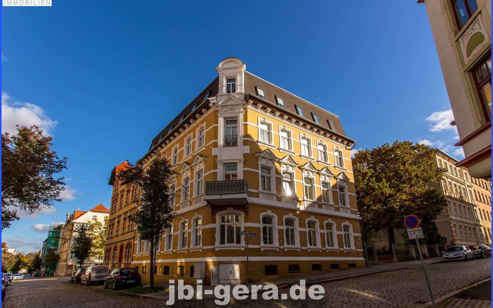 Mehrfamilienhaus,  herrschaftlicher aus der Gründerzeit mit Stellplätzen und Garage in guter Wohnlage