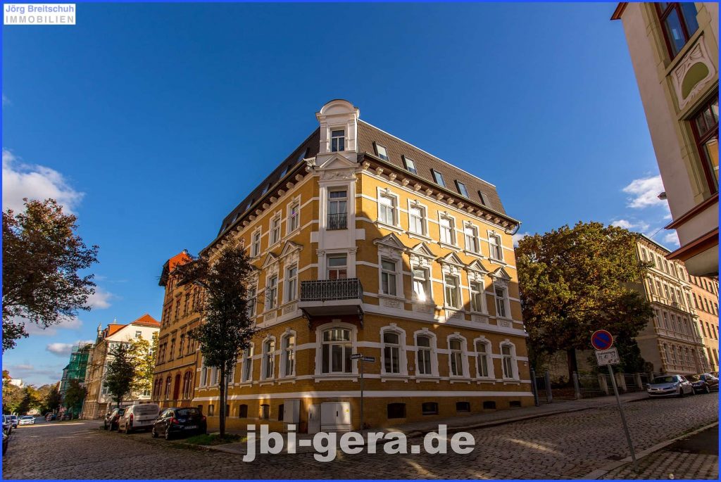 Mehrfamilienhaus,  herrschaftlicher aus der Gründerzeit mit Stellplätzen und Garage in guter Wohnlage