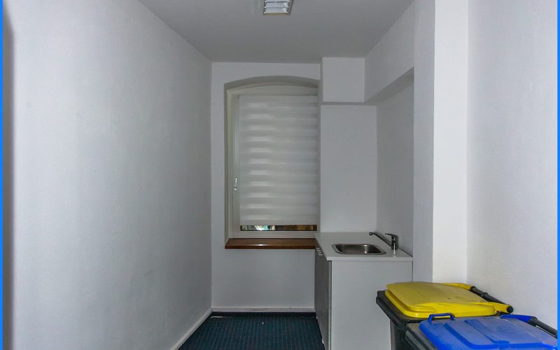 Verkaufs- und Büroräume7