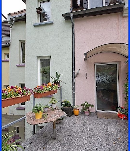 2-Familienhaus mit kleiner Gewerbeeinheit in Zentrum von Stadtroda zu verkaufen