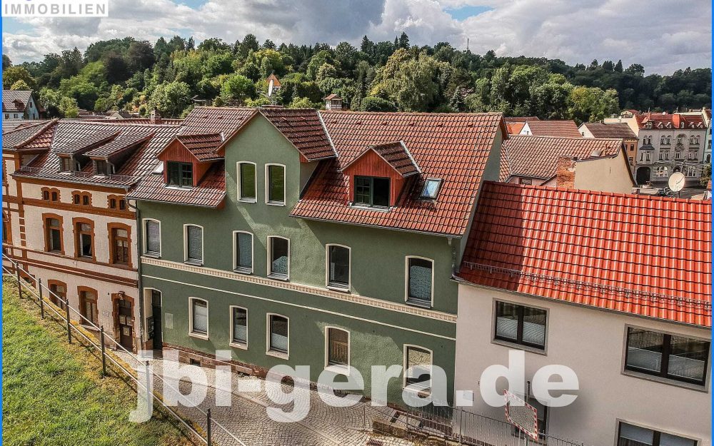 Attraktives Mehrfamilienhaus mit 3 Wohnungen zu verkaufen!