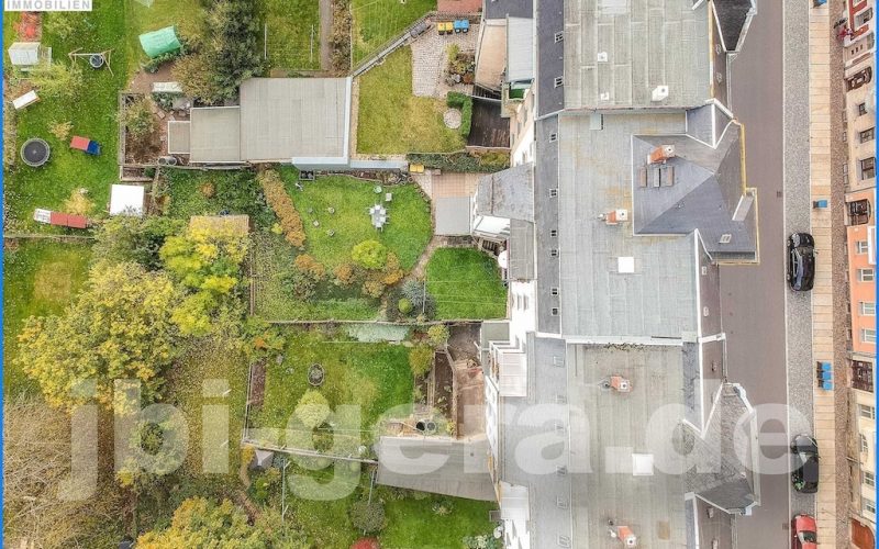 Außenfotos_ Gesamtansicht, Grundstuck mit Haus