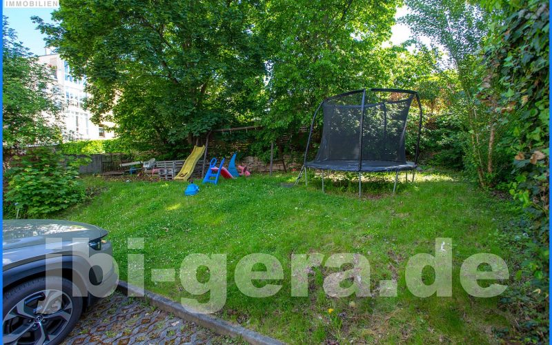 1608 Grünfläche mit Spielplatz