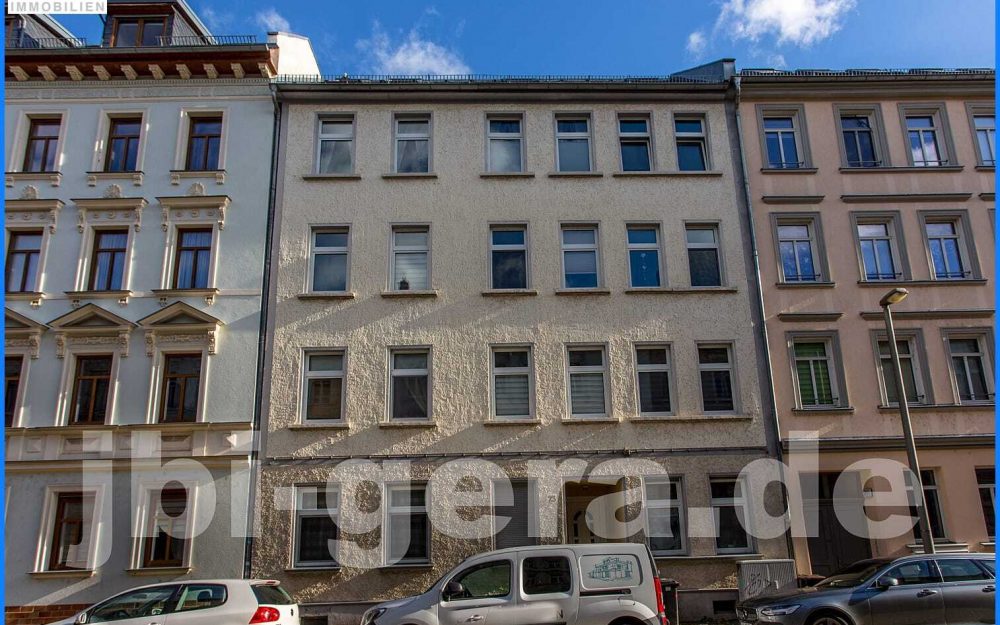 Mehrfamilienhaus mit Balkonen, Gartengrundstück in Gera-Debschwitz Energiewert 75,5