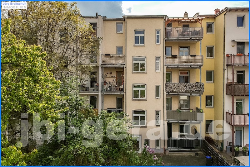 Mehrfamilienhaus mit Balkonen, Gartengrundstück in Gera-Debschwitz Energiewert 75,5