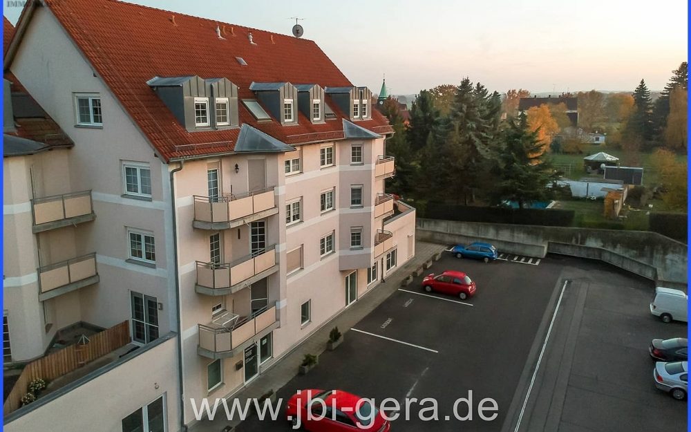 Rendite im Grünen: Solide 2-ETW mit Balkon, Fernwärme & absoluter Ruhegarantie