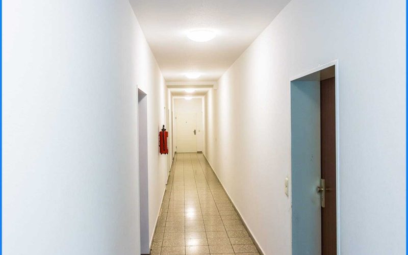 Zugang Wohnung Ostflügel